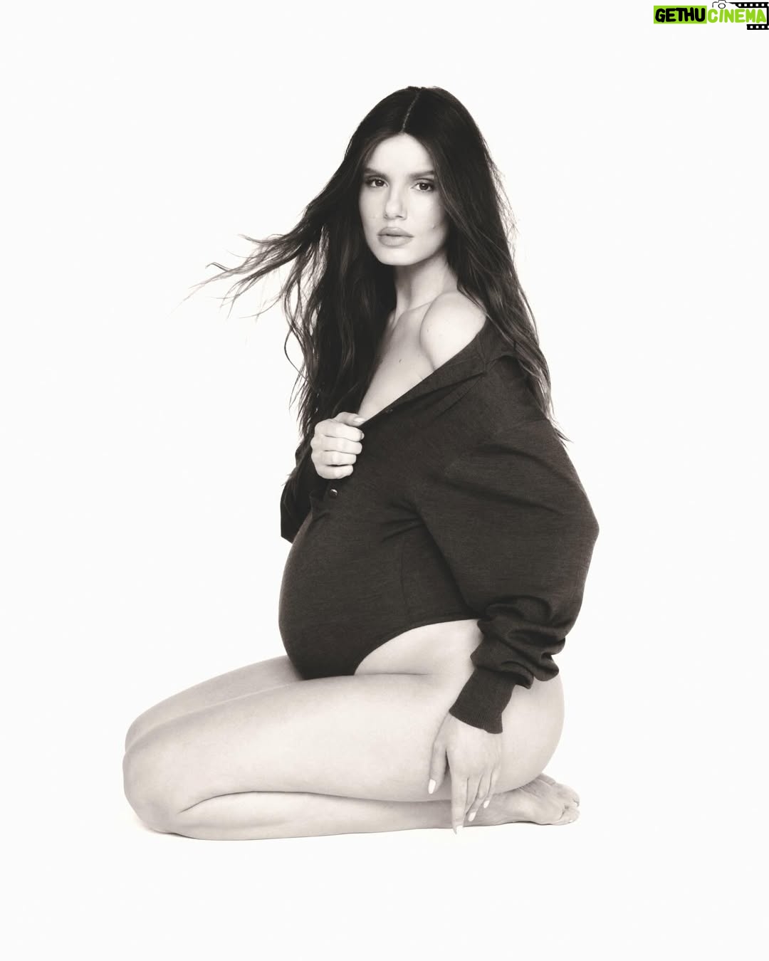 Camila Queiroz - 520.5K Likes - 🤰🏻🙏🏼✨💞👼🏼🧚🏻
Não consegui escolher apenas uma….

Pelo time dos sonhos!!!! 
 @mar_______vin 
@pedrosales_1 
@silviogiorgio 
@b_rezende90 
@viddoart 
@13thprod