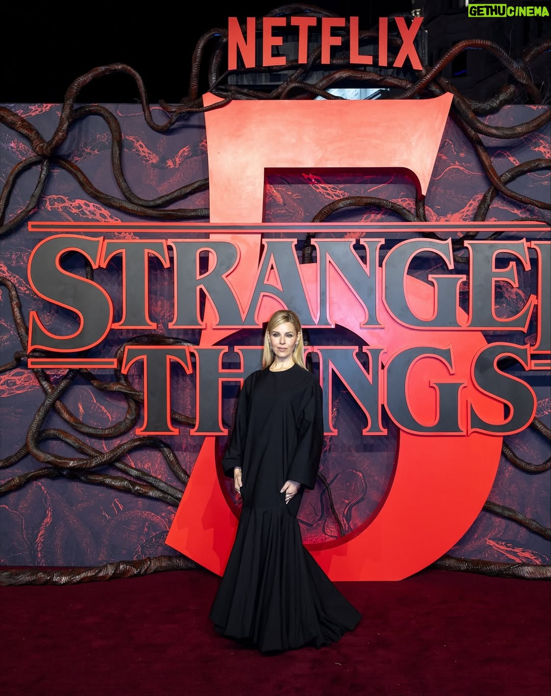 Cara Buono - 260.8K Likes - London, you were magic. What a night. @strangerthingstv 

Dress @balenciaga 
Styling @mirandaalmond 
Hair @sheridanwardofficial 
Makeup @kennethsohmakeup 
Jewelry @buchererfinejewellery 

#strangerthings