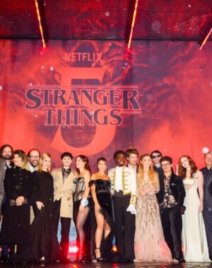 Cara Buono Instagram - London, you were magic. What a night. @strangerthingstv 

Dress @balenciaga 
Styling @mirandaalmond 
Hair @sheridanwardofficial 
Makeup @kennethsohmakeup 
Jewelry @buchererfinejewellery 

#strangerthings