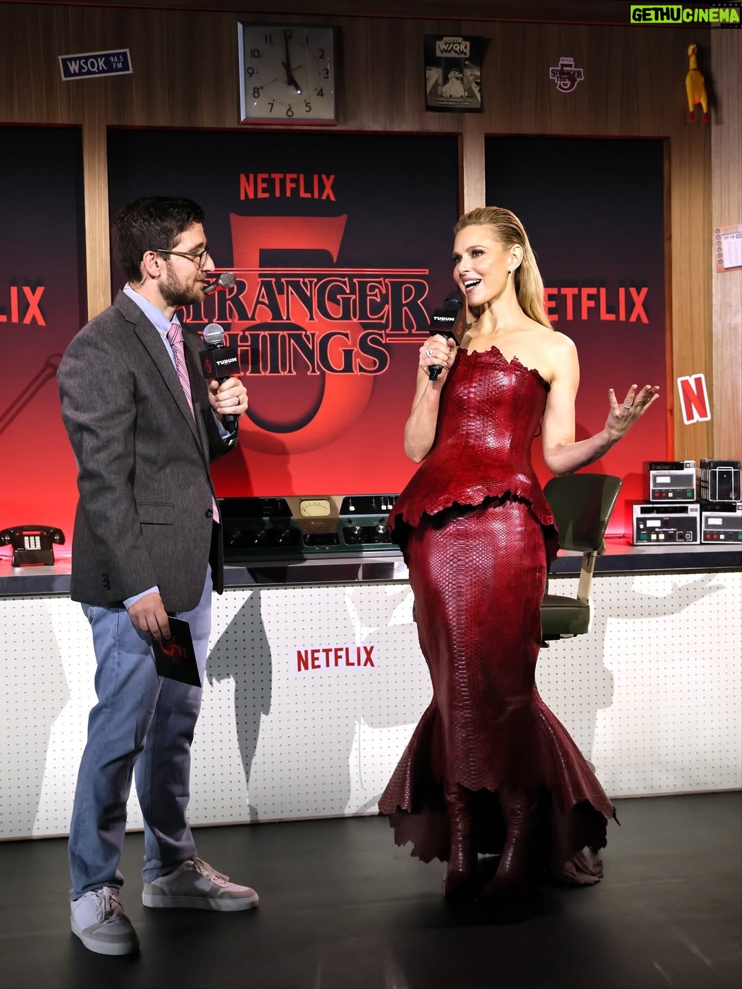 Cara Buono - 574.3K Likes - Last night in the Upside Down. With my best date, my girl. 

Thank you @ashistudio for creating this custom work of art for me, a piece that felt as extraordinary as the night itself. 

@strangerthingstv #strangerthings