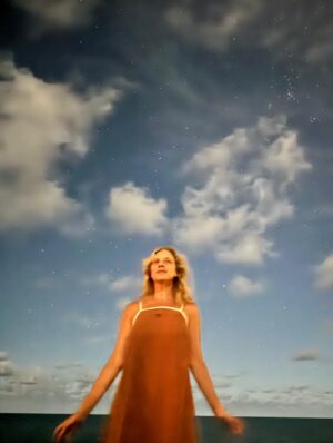 Carla Peterson Instagram - Verano quédate conmigo 🪸☀️⛱️ 🐬 ✨💫 🌴 🌊 🩵🩵🩵🩵🩵🩵🩵🩵🩵🩵🩵🩵🩵🩵🩵🩵🩵