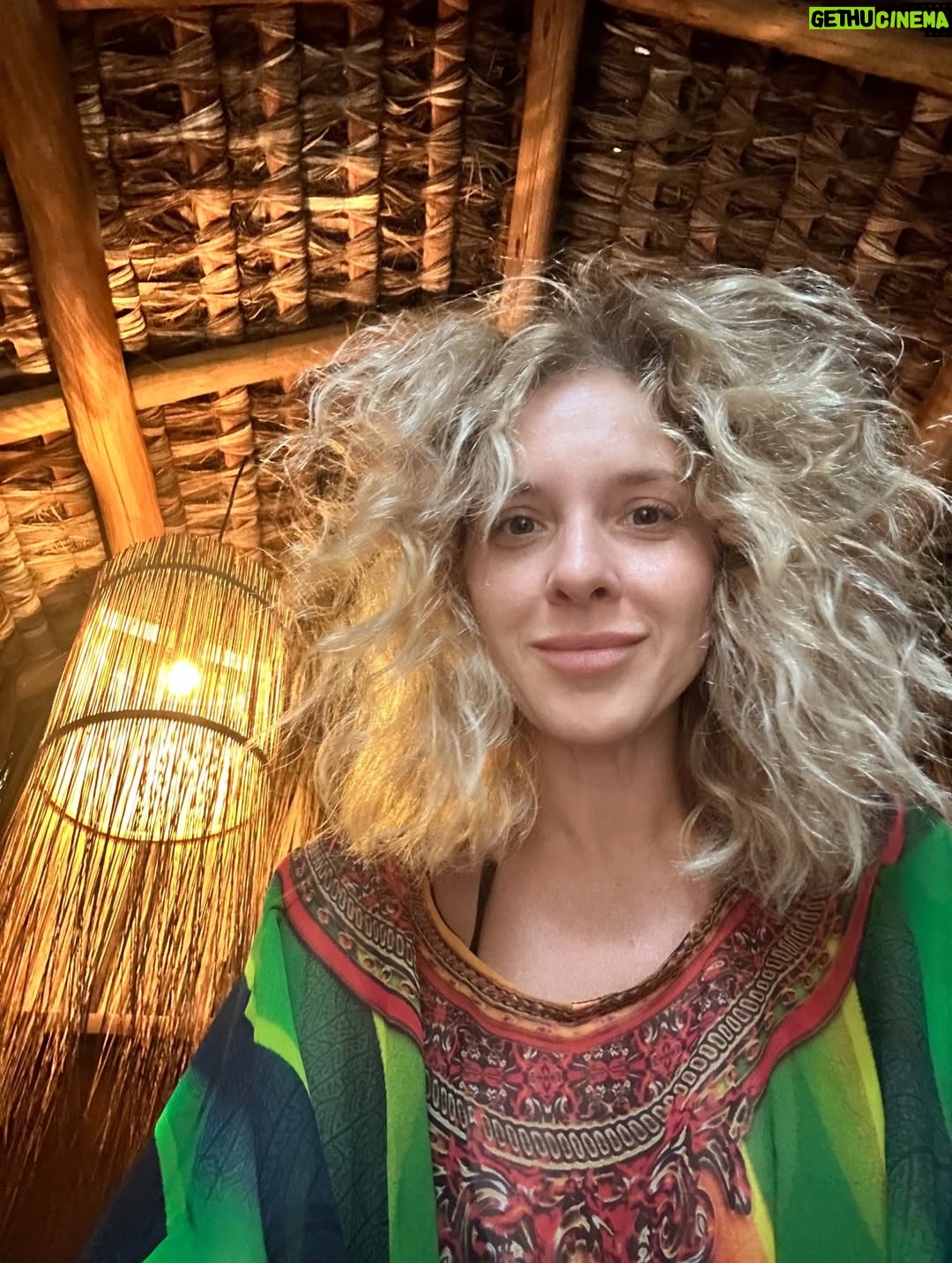 Carla Peterson - 16K Likes - Verano quédate conmigo 🪸☀️⛱️ 🐬 ✨💫 🌴 🌊 🩵🩵🩵🩵🩵🩵🩵🩵🩵🩵🩵🩵🩵🩵🩵🩵🩵