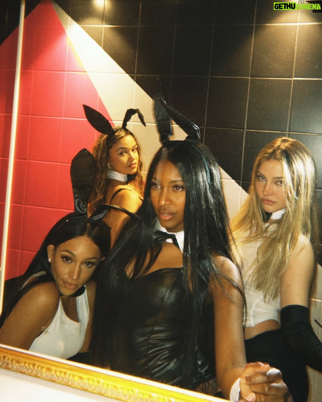 Carlacia Grant - 252.2K Likes - Bad bunnies 🐰