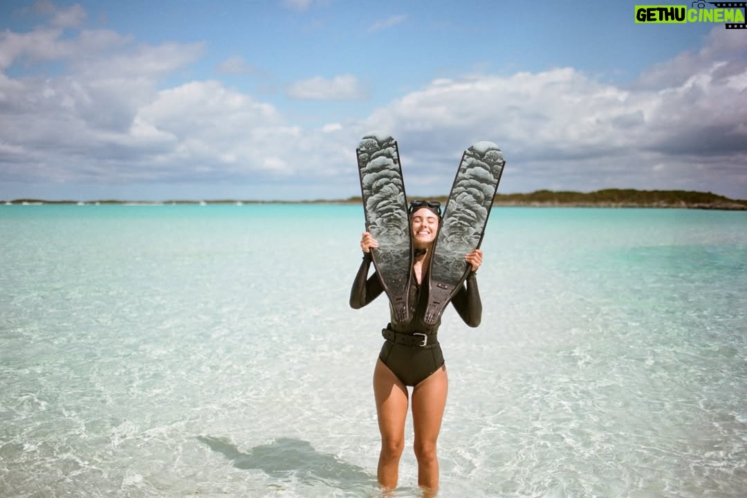 Carmel Rose - 9.2K Likes - Breaking up the fashion week content to share with you a special diving adventure @perrinjames1 & I just went on in the Bahamas 🇧🇸 all aboard Noverra

 (aka Harbor House)