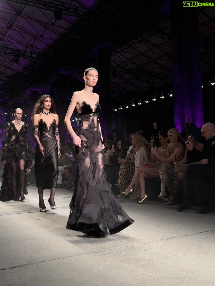 Carmel Rose - 7.9K Likes - Sweet dreams are made of @roberto_cavalli