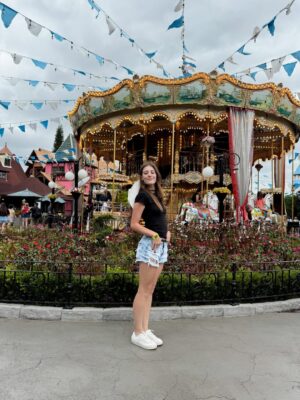 Caroline Dallarosa Instagram - Completei mais um aninho e comemorei em um dos lugares mais legais @betocarrero 🫶🏻