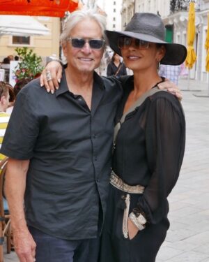 Catherine Zeta-Jones Instagram - Love to my Valentine @michaelkirkdouglas Love you♥️♥️