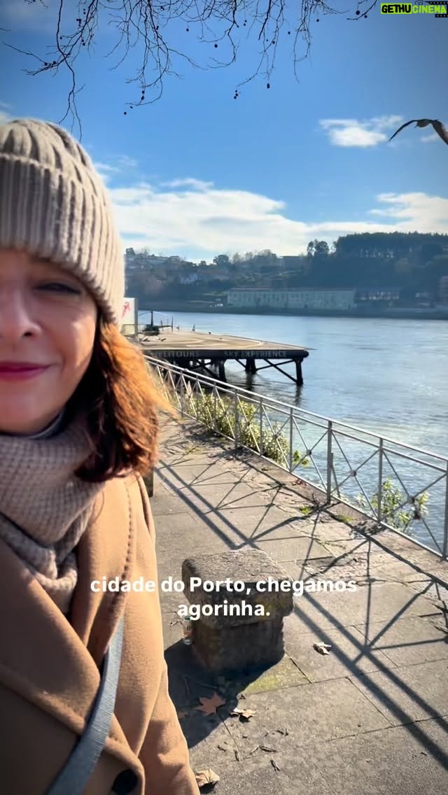 Catia Fonseca - 9K Likes - Chegamos em Portugal 🇵🇹 
Agora começa nossa série de vídeos sobre esta país encantador. Num pouquinho do Porto e Vila Nova de Gaia 
Mande ideias e dicas do que vocês querem conhecer aqui que vou tentar mostrar pra você .
