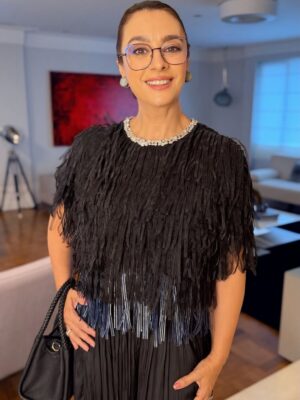 Catia Fonseca Instagram - Noite incrĆvel no consulado Italiano. E para este evento tive o look incrĆvel da @vitorzerbinato e do
@hectoralbertazzi que amei. ParabĆ©ns @mafaldaminnozzisinger pelo tĆtulo que vocĆŖ recebeu do governo italiano. VocĆŖ merece tudo de melhor.