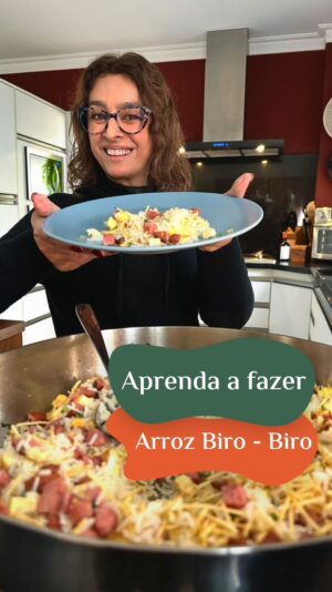 Catia Fonseca Instagram - Vem aprender a fazer “Arroz Biro-Biro” comigo!
Simples e gostoso demais para esse domingão 🤩

Para receber a receita completa, é só comentar
“RECEITA” que chega certinho até você!

#receitafacil #catiafonseca