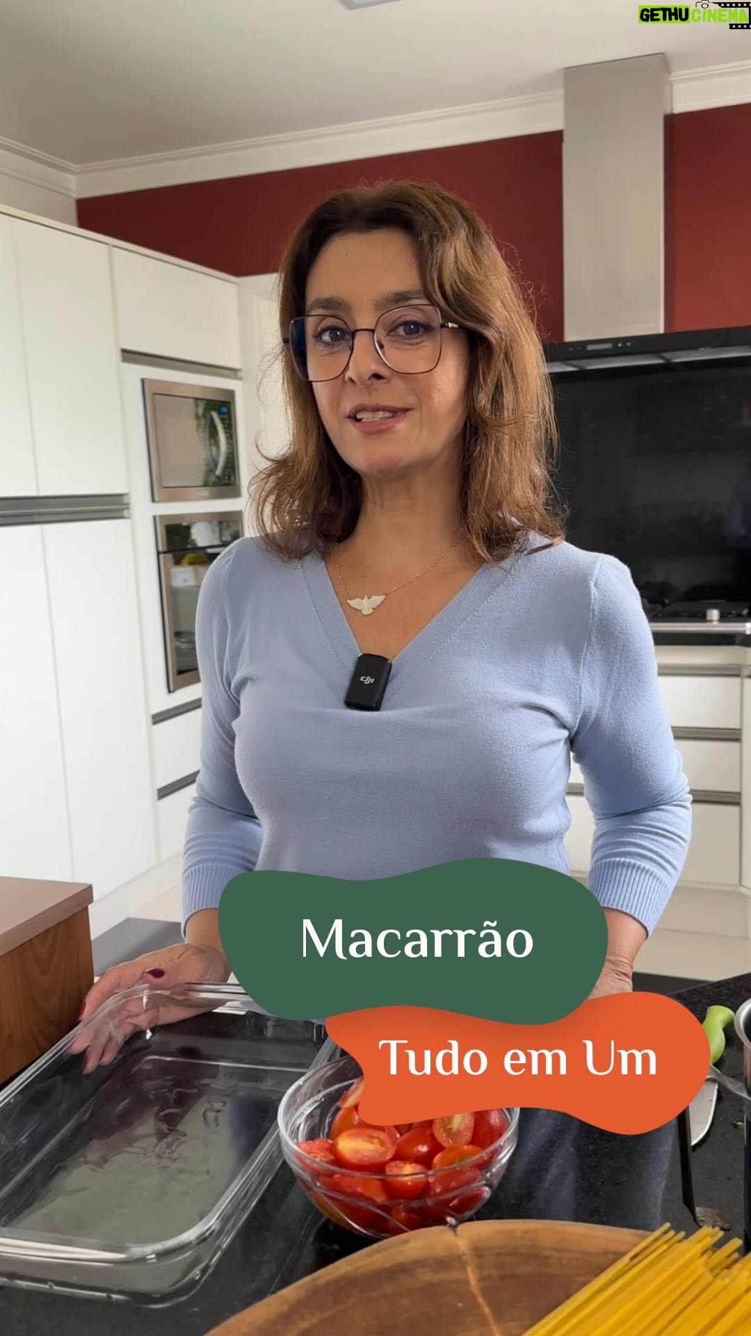 Catia Fonseca - 29.6K Likes - Tá na dúvida sobre o jantar de sexta ou sábado à noite? Vem que eu te ensino um macarrão fácil e super rápido de fazer, além de delicioso, é claro! 🍝
