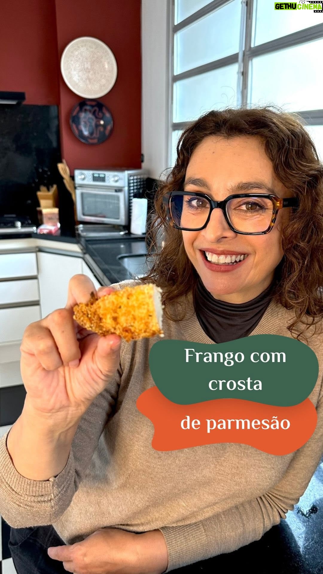 Catia Fonseca - 4.8K Likes - Uma delícia de frango para o seu domingo! Sucesso garantido em casa. Escreva “RECEITA” aqui e receba o passo a passo completo 👇😋🤩
