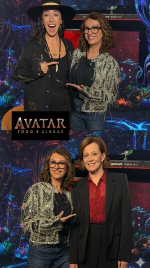 Catia Fonseca Instagram - Uma experiência incrível que vivi no México! Tive a honra de entrevistar as atrizes @oonacc e @official__sigourneyweaver, elas me contaram um pouco sobre o filme “Avatar: Fogo e Cinzas”, um bate-papo leve mas com questões muito importantes. 

Obrigada, @disneystudiosbr e @20thcenturystudios 💙