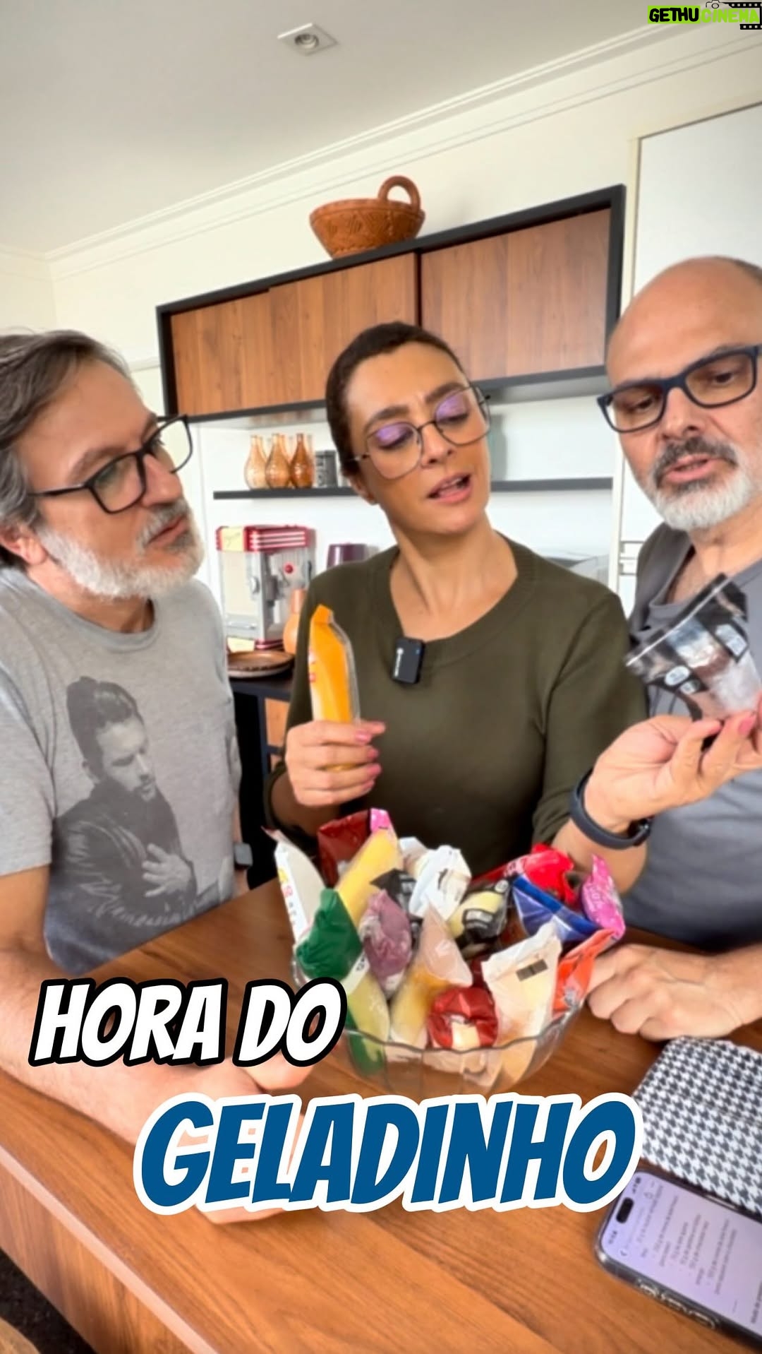 Catia Fonseca - 4.8K Likes - Gente este Geladinho gourmet é simplesmente maravilhoso. 
Obrigada @geladinhos_sil_gourmet amamos todos os sabores, viramos fãs ora vida!!!