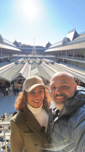 Catia Fonseca Instagram - Conhecemos um mercado MARAVILHOSO. Além de ser super tradicional o Marcado do Bolhão é uma mistura de tradição e modernidade, comércio e diversão. Não tem como não amar #catiafonseca #Porto #portugal