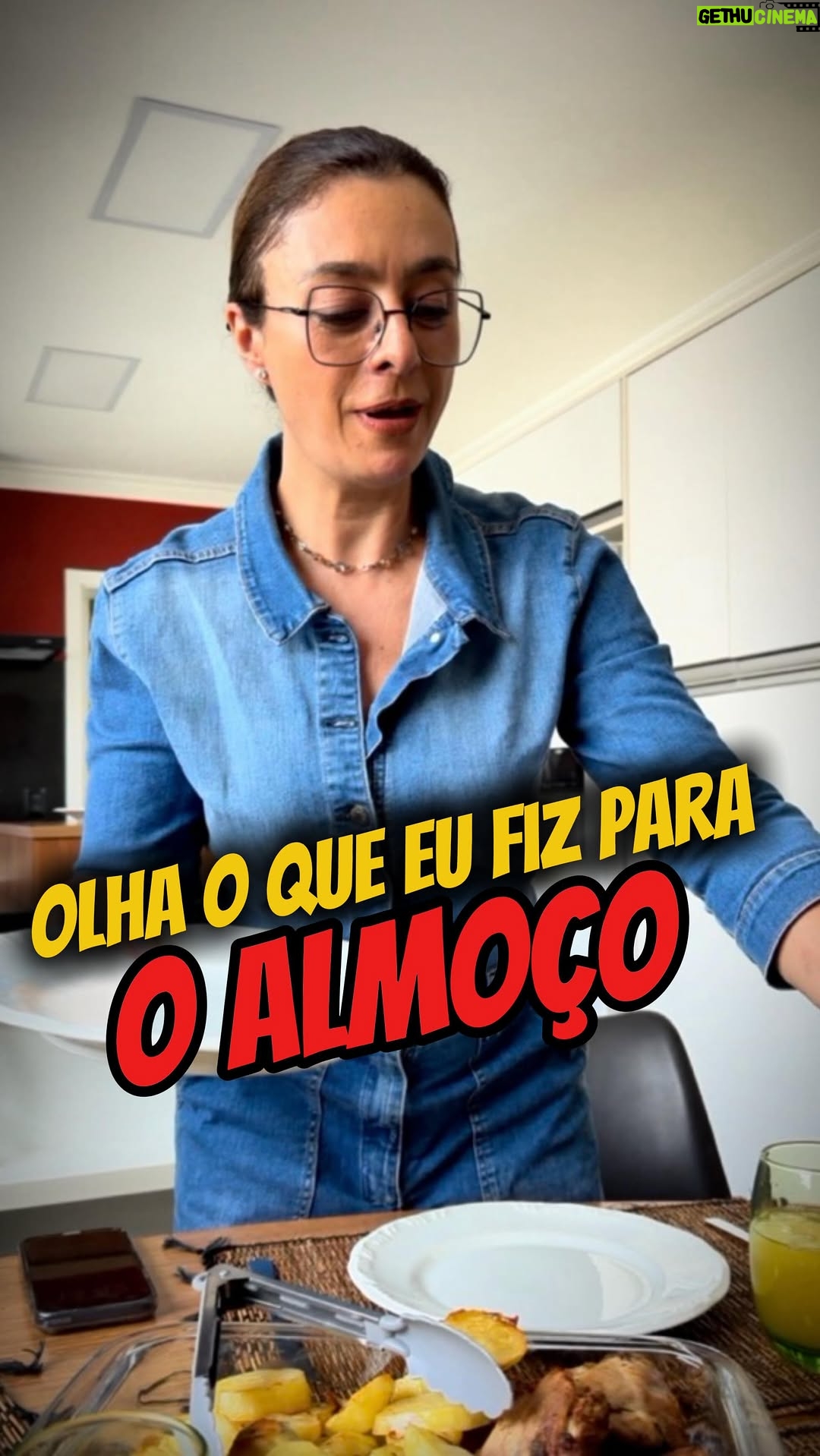 Catia Fonseca - 9.8K Likes - Hoje fui fazer uma almoço gostosinho para o @rodrigoricco ❤️ que está com uma mega gripe. E olha de delícia que ficou nosso almoço.