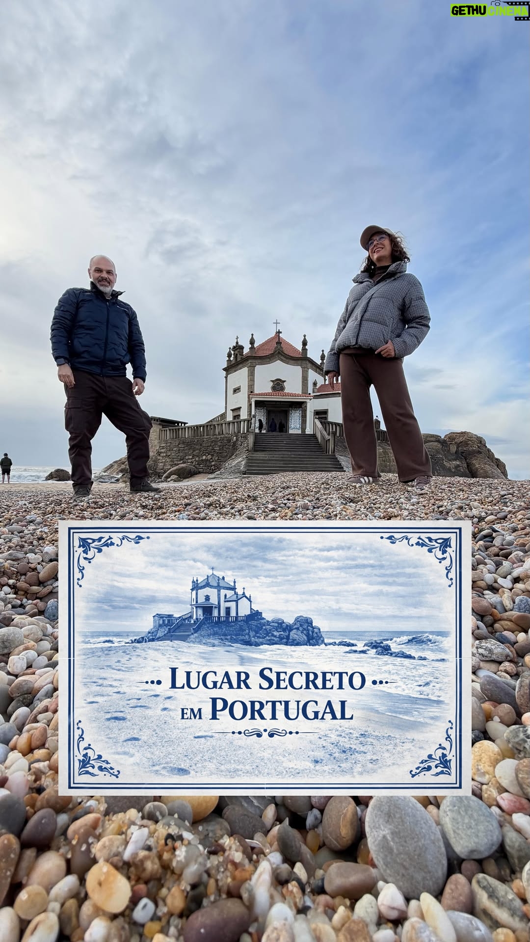 Catia Fonseca - 4.9K Likes - Gente não parece um lugar do Game of Thrones ? Esta capela linda fica em Miramar Norte de Portugal. Lugar que além de maravilhoso é cheio de histórias.
