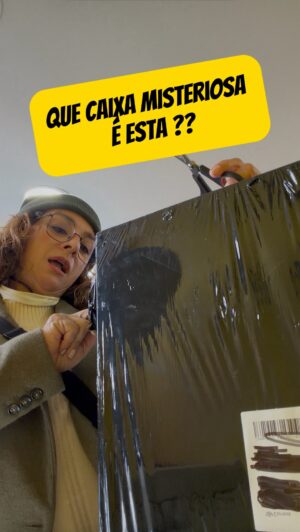 Catia Fonseca Instagram - Aqui vc compra de tudo. Mas sem saber o que está comprando.  Então o mistério da Caixa Preta é descobrir o que tem dentro dela