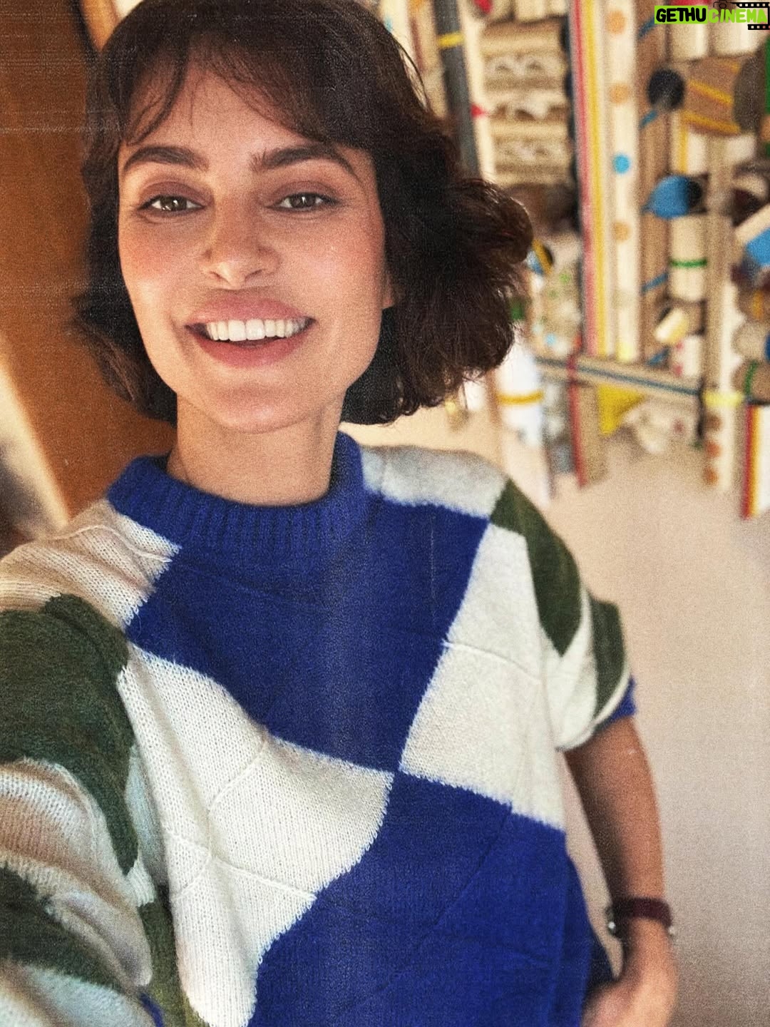 Catrinel Marlon - 24.5K Likes - Retour au bureau… et ça fait vraiment plaisir ❤️. 
#masifilm
#catrinelmarlon