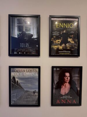 Catrinel Marlon Instagram - Retour au bureau… et ça fait vraiment plaisir ❤️. 
#masifilm
#catrinelmarlon