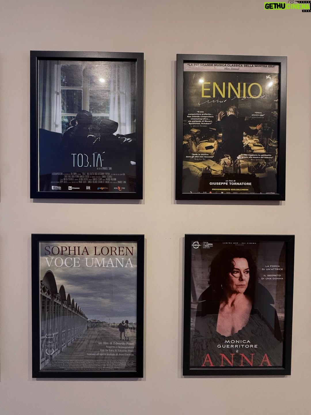 Catrinel Marlon - 24.5K Likes - Retour au bureau… et ça fait vraiment plaisir ❤️. 
#masifilm
#catrinelmarlon
