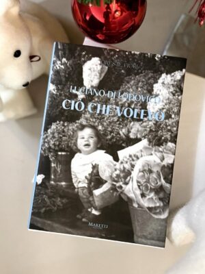 Catrinel Marlon Instagram - 💙 A te, che hai scelto di raccontare. @oreste_fiori_1925 

Caro Luciano,
con questo libro hai messo su carta non solo una storia di famiglia, ma un pezzo di memoria viva.
Hai dato voce a chi ha costruito bellezza in silenzio, a chi ha lavorato con le mani e con il cuore, custodendo le proprie radici mentre il mondo cambiava.

Dalla Roma del 1925, tra i fiori del Verano, fino a una visione che oggi parla al mondo intero, il tuo racconto è fatto di resilienza, passione e identità.
È una storia che profuma di tempo, di dedizione, di amore per il proprio mestiere.

Sono orgogliosa di questo libro appena uscito, scritto da mio suocero, perché non è solo una storia privata: è una storia che appartiene a tutti coloro che credono nel valore del lavoro, della memoria e della bellezza che resiste.

📖 Ora disponibile
Un libro da leggere, regalare e tramandare.

✨

#NuovaUscita #StoriaDiFamiglia #Dedica #Radici #Roma #Memoria #Passione #Orgoglio #LibriCheRestano