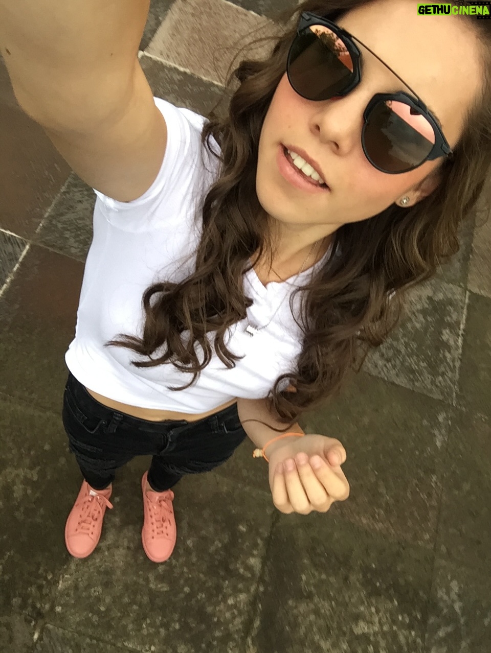 Ceci Flores - 13.3K Likes - 2016 fue ______.