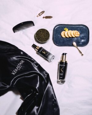 Cecilia Bolocco Instagram - Qué regalo más lindo me hizo @kerastase_official 🤍✨
Envejecer no es un castigo, es una bendición… cuando aprendemos a abrazar la sabiduría que traen los años. 🙏🏼