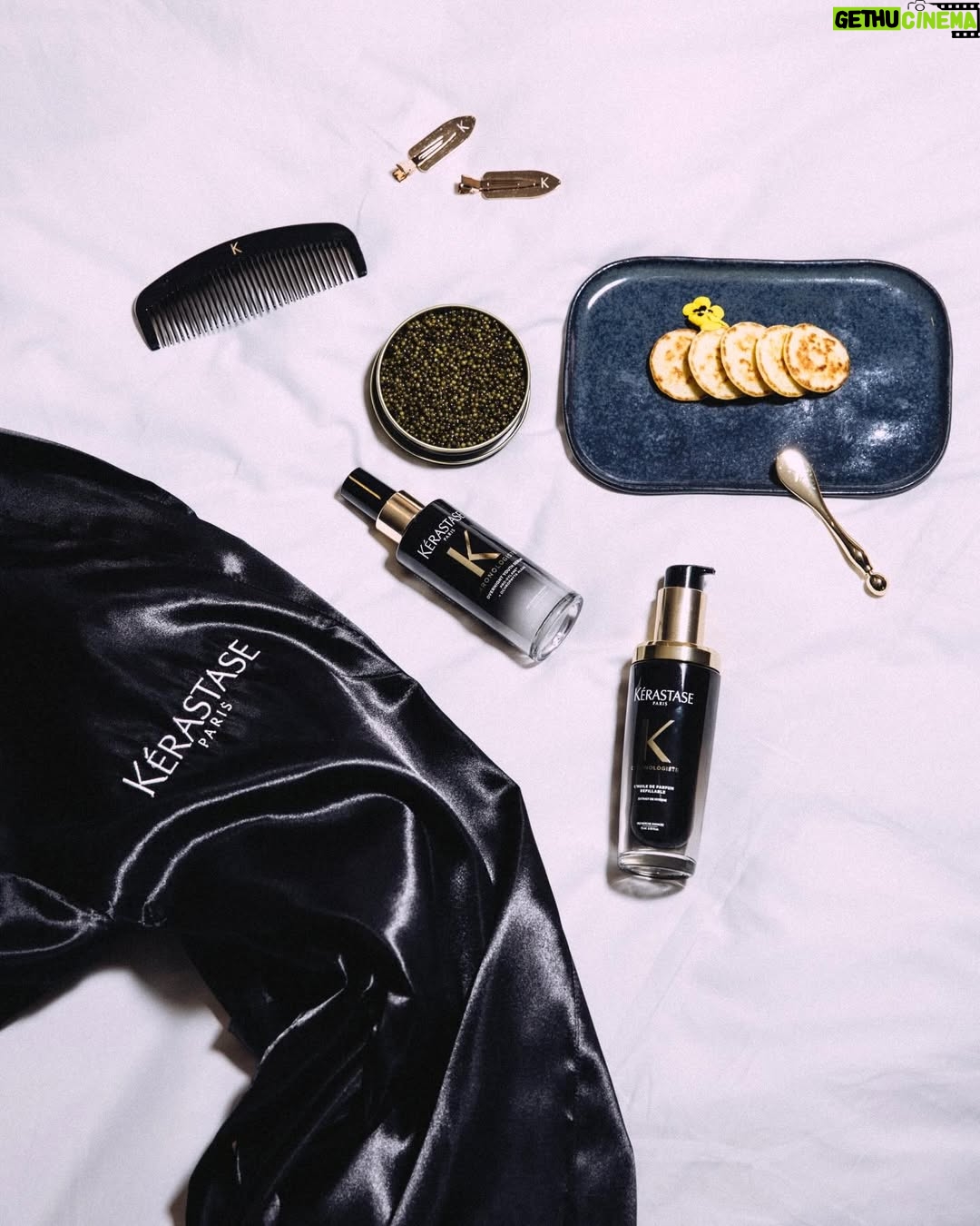 Cecilia Bolocco - 52.9K Likes - Qué regalo más lindo me hizo @kerastase_official 🤍✨
Envejecer no es un castigo, es una bendición… cuando aprendemos a abrazar la sabiduría que traen los años. 🙏🏼