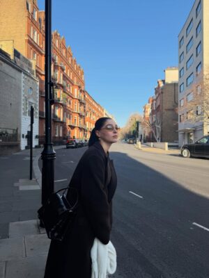 Cemre Baysel Instagram - Bolca mutlu olduğumuz annnn