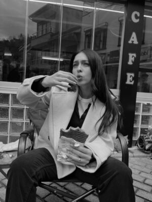 Cemre Baysel Instagram - Bolca mutlu olduğumuz annnn