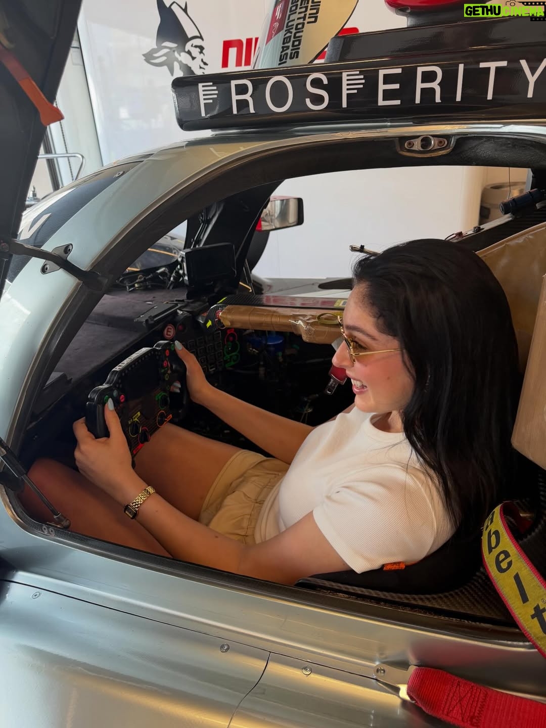 Cemre Baysel - 2.8 Million Likes - First race weekend 🏁

Thank you CB♥️