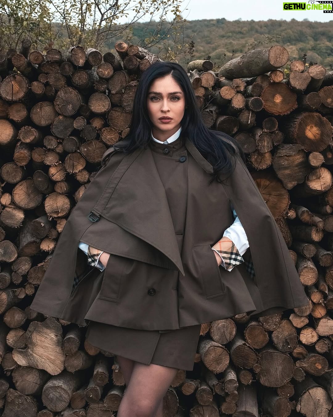Cemre Baysel - 1 Million Likes - 🦇

#reklam