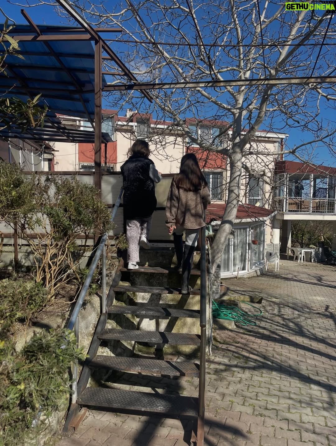 Ceren Benderlioğlu - 71K Likes - 💫🌙✨