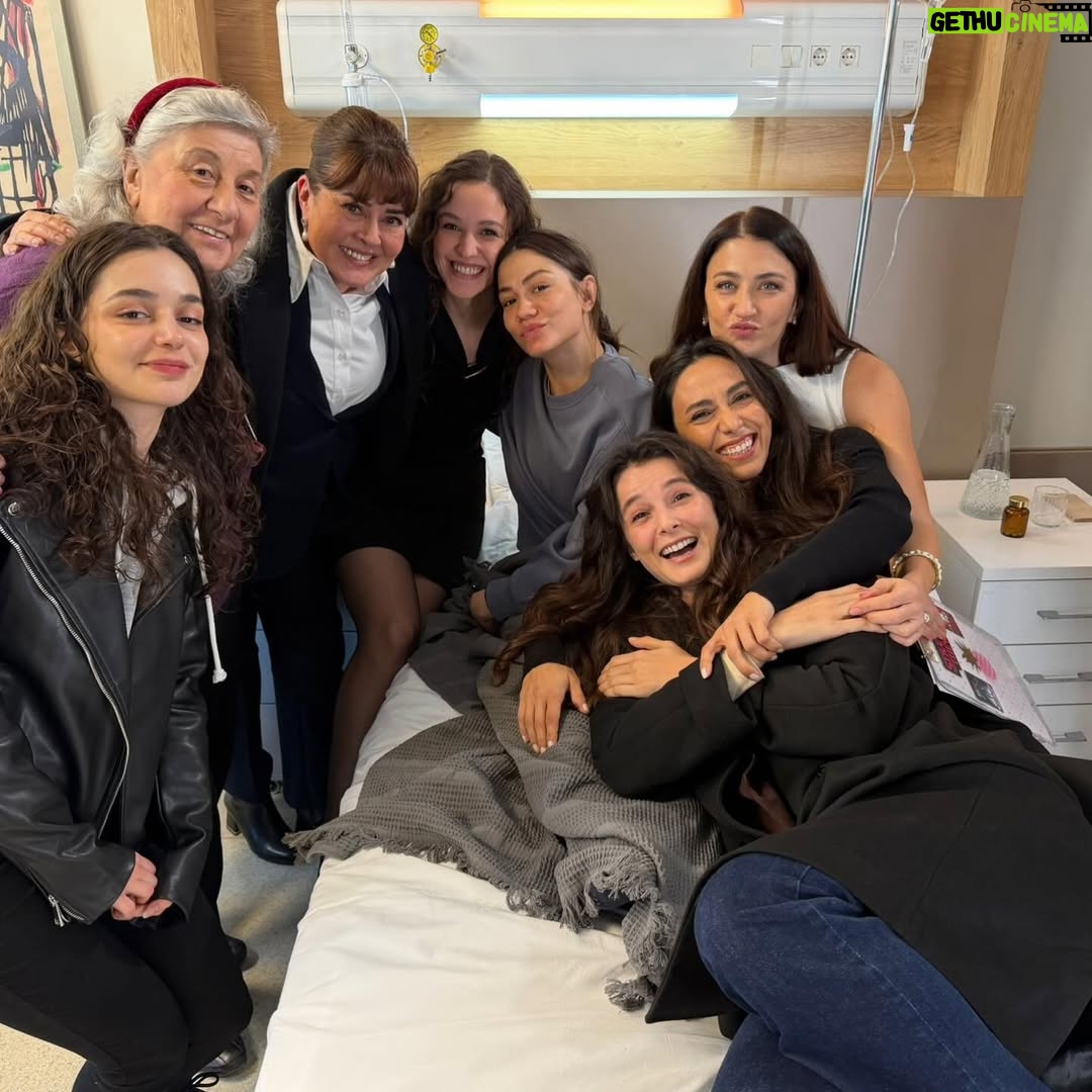 Ceren Benderlioğlu - 137.5K Likes - 