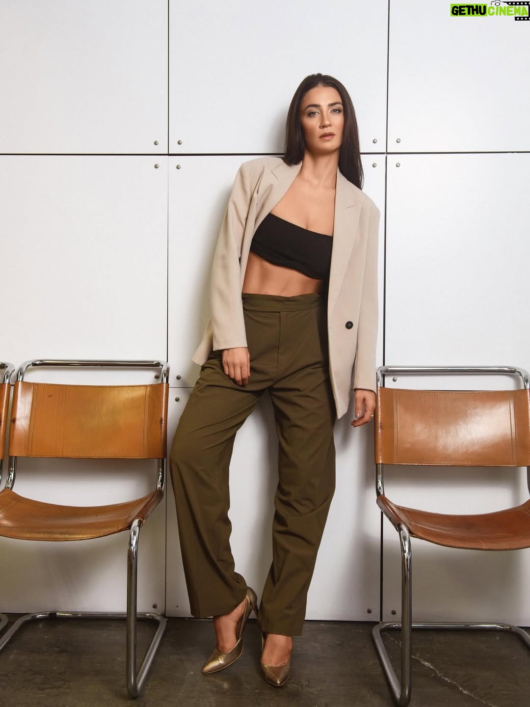 Ceren Benderlioğlu - 107.9K Likes - @iskitogluferda 📸 @eneskahramancom  makyaj @makeupnesekaya