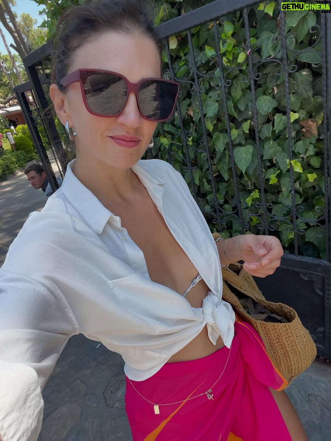 Ceren Benderlioğlu - 93.7K Likes - Yaz’a doğru ♥️♥️♥️