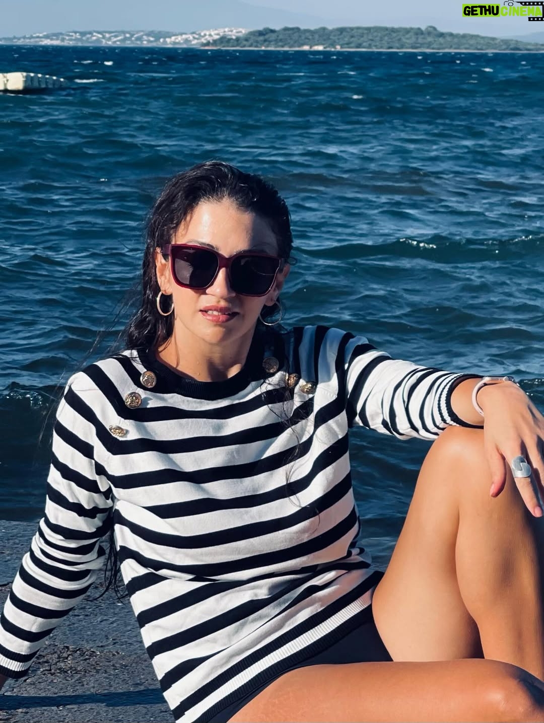 Ceren Benderlioğlu - 93.7K Likes - Yaz’a doğru ♥️♥️♥️