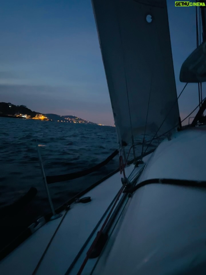 Ceren Yalazoğlu Karakoç - 58.1K Likes - Yeni haftaya girerken,yanımda kalanlar🥂🍾🍀