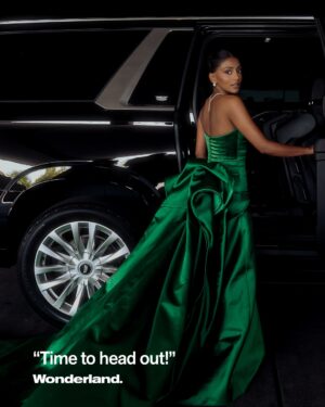 Charithra Chandran Instagram - Ever wondered what goes down before the Oscars? 

@charithra17 took us behind the scenes before she headed out to this years’s ceremony. 

Photography by  @corpuscamera
Hair by @claraleopard
Makeup by @kennethsohmakeup
Skin by @joannaczechofficial
Styling by @hollyevawhite, @eointhomashiggins
Special Thanks to @1hotel.weho