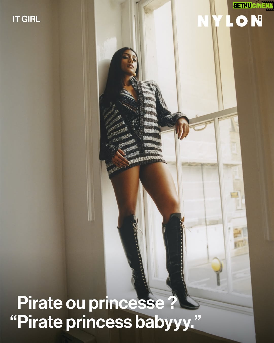 Charithra Chandran - 18.6K Likes - Pirate ou princesse ? Elle ne choisit pas.

« Pirate princess babyyy. »

@charithra17 débarque dans One Piece et s’impose déjà comme une évidence. Révélée dans Bridgerton, elle incarne une Vivi à la fois douce, déterminée et prête à tout pour son peuple. On a rencontré l’actrice derrière ce personnage drôle, lucide et totalement engagée dans ses choix.

L’interview complète est à lire via le lien en bio.

Photos @rhysframpton
Interview @nicolasdureau
Styliste et Production @kelvinstylist
Coiffure @patrickwilson
Maquillage @kennethsohmakeup
Maquette & graphisme : @lu61d 
Assistant Photos @chris_chudleigh
Assistante Styliste @sashachristina_
Lieu @thefitzw1
