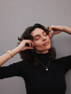 Charlee Fraser Instagram - The last time I can remember wearing a watch was around the age of 4 when my grandparents began teaching me about ‘time’. At that age, I felt confused and imprisoned by the concept. Avoidant, uninterested, and unnecessary. Why did I need to know how to ‘tell time’? My adolescence was meant for creativity, adventure, and learning. 

With everything that has evolved in the world since, technology and social media specifically, putting on a watch now after all these years feels like freedom. Without having to look at a screen or spot a digital clock, a mere peak at my @OMEGA Seamaster Aqua Terra 30mm to mark the day, has returned much more of my youth and presence then I ever deeply considered over wearing a timepiece. I’m far less distracted, more accomplished, and feel a sense of reclamation. There’s more space for mindfulness, imagination, invention and venture. I feel a step closer to nature and connection, not just with the world, but people too. 

From someone who’s always felt ‘out of time’, to someone who now has ‘nothing but time’. 🕰️

#OMEGA #Seamaster #AquaTerra #30mm
#paidpartnership