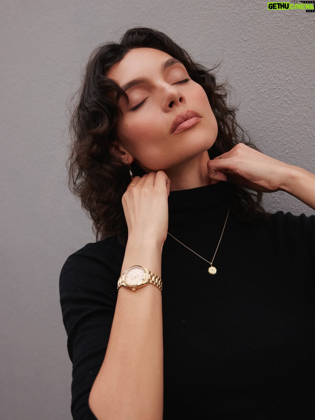 Charlee Fraser - 1.6K Likes - The last time I can remember wearing a watch was around the age of 4 when my grandparents began teaching me about ‘time’. At that age, I felt confused and imprisoned by the concept. Avoidant, uninterested, and unnecessary. Why did I need to know how to ‘tell time’? My adolescence was meant for creativity, adventure, and learning. 

With everything that has evolved in the world since, technology and social media specifically, putting on a watch now after all these years feels like freedom. Without having to look at a screen or spot a digital clock, a mere peak at my @OMEGA Seamaster Aqua Terra 30mm to mark the day, has returned much more of my youth and presence then I ever deeply considered over wearing a timepiece. I’m far less distracted, more accomplished, and feel a sense of reclamation. There’s more space for mindfulness, imagination, invention and venture. I feel a step closer to nature and connection, not just with the world, but people too. 

From someone who’s always felt ‘out of time’, to someone who now has ‘nothing but time’. 🕰️

#OMEGA #Seamaster #AquaTerra #30mm
#paidpartnership