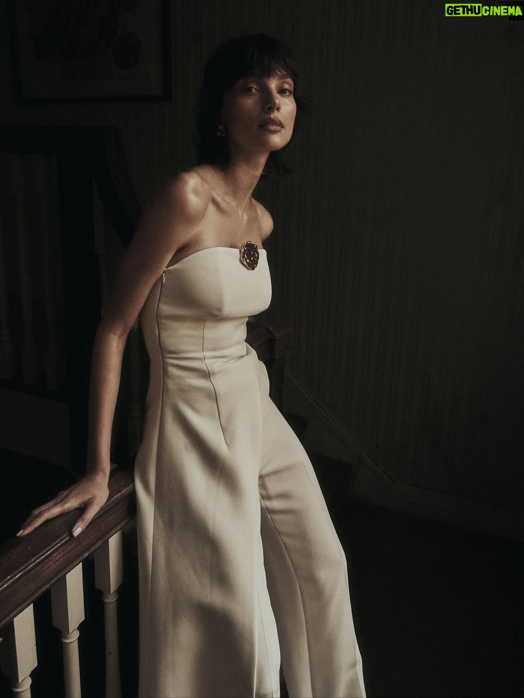 Charlee Fraser - 1.6K Likes - About a month ago I attended the Australian Women’s Film Festival as a judge and panelist for 2025. The lasting impact this experience has left me with is nothing short of gratitude and inspiration. As I conjure up the next batch of creative projects, I feel endlessly blessed to have met, worked alongside, collaborated with, and basked in the essence of such women. With that I’m even more excited to continue unravelling and grounding in my own womanhood with my own collection of stories, experiences, ideas, and imagination to share with the world. Women motivate and influence me all day, every day, in every way and I can’t wait to connect more, grow together, and keep empowering people, places, and spaces. Thank you AWFF for thinking I’m a cool woman doing fun stuff and bringing me along this journey to support other cool women doing fun stuff. 

🧜🏽‍♀️✨

@australianwomensfilmfestival #AWFF