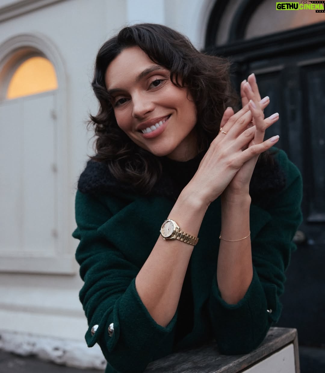 Charlee Fraser - 1.6K Likes - What a journey it’s been with my new timepiece. Thank you OMEGA! Thank you. Thank you. Thank you. 💫

@omega 

#OMEGA #SeaMaster #AquaTerra #30mm #paidpartnership