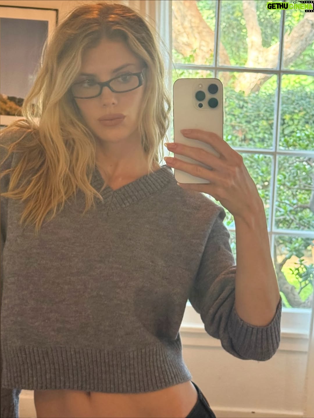 Charlotte McKinney - 4.5K Likes - 🤷🏼‍♀️