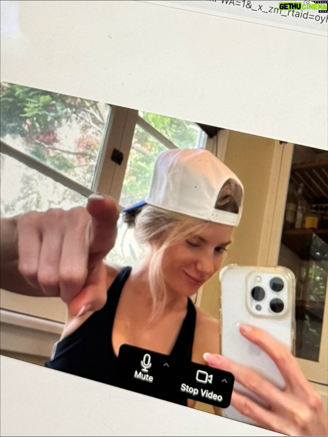 Charlotte McKinney - 4.5K Likes - 🤷🏼‍♀️