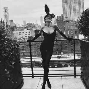 Charlotte McKinney Instagram - 🆘 I need a costume for tonight pussycats. Any ideas…