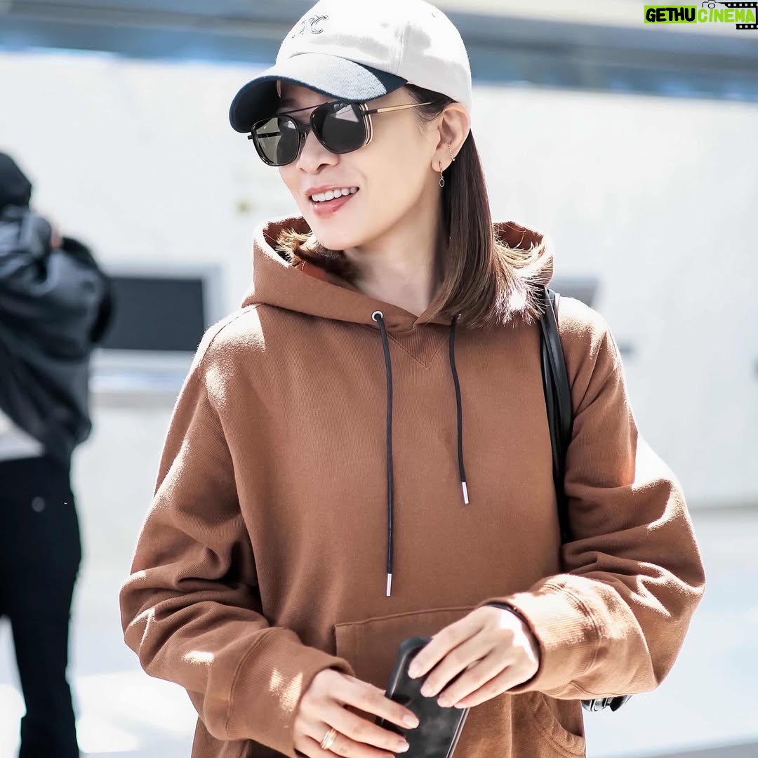 Charmaine Sheh Sze-Man - 20K Likes - 馬年第一飛～ See uuuuuuu
P.S 其實發生咗10年都唔會出現一次嘅事，就係記錯時間、搞錯鬧鐘🥶 11:45接我，11:45先起身！表演15分鐘後上到車，好彩趕得切🤪
@sacaiofficial