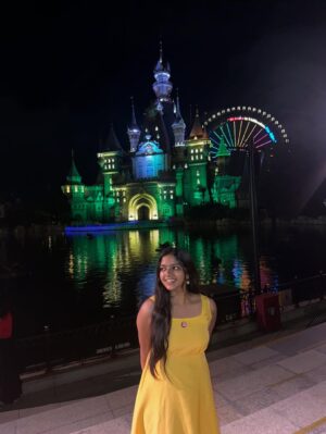 Charumathi Saravanan Instagram - 🐒Me as a Oru naal princess in VinWonders👸😎 Day-2 in Phu Quoc🥰
.
Comment Link for Manjaaa dress
Travel partner: @tour_de_india_holidays